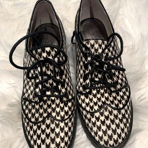 Michael Kors white/black loafers!!